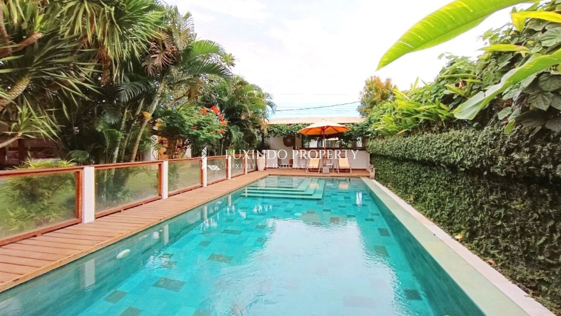 BERAWA - 4-BEDROOM FAMILY-FRIENDLY VILLA WITH SPACIOUS GARDEN IN CANGGU FOR RENT (RV450)